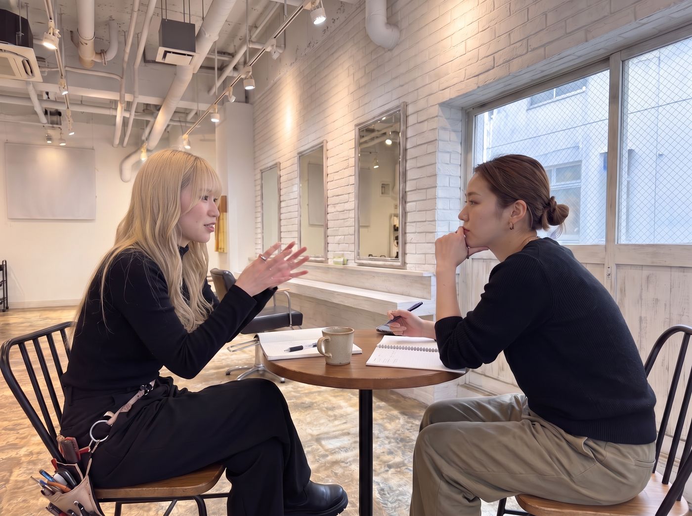 1対1のコーチングで話す七楓